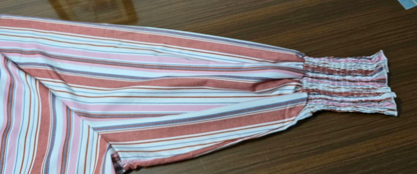 Camisa de rayas multicolor con elástico en puños  – photo 3